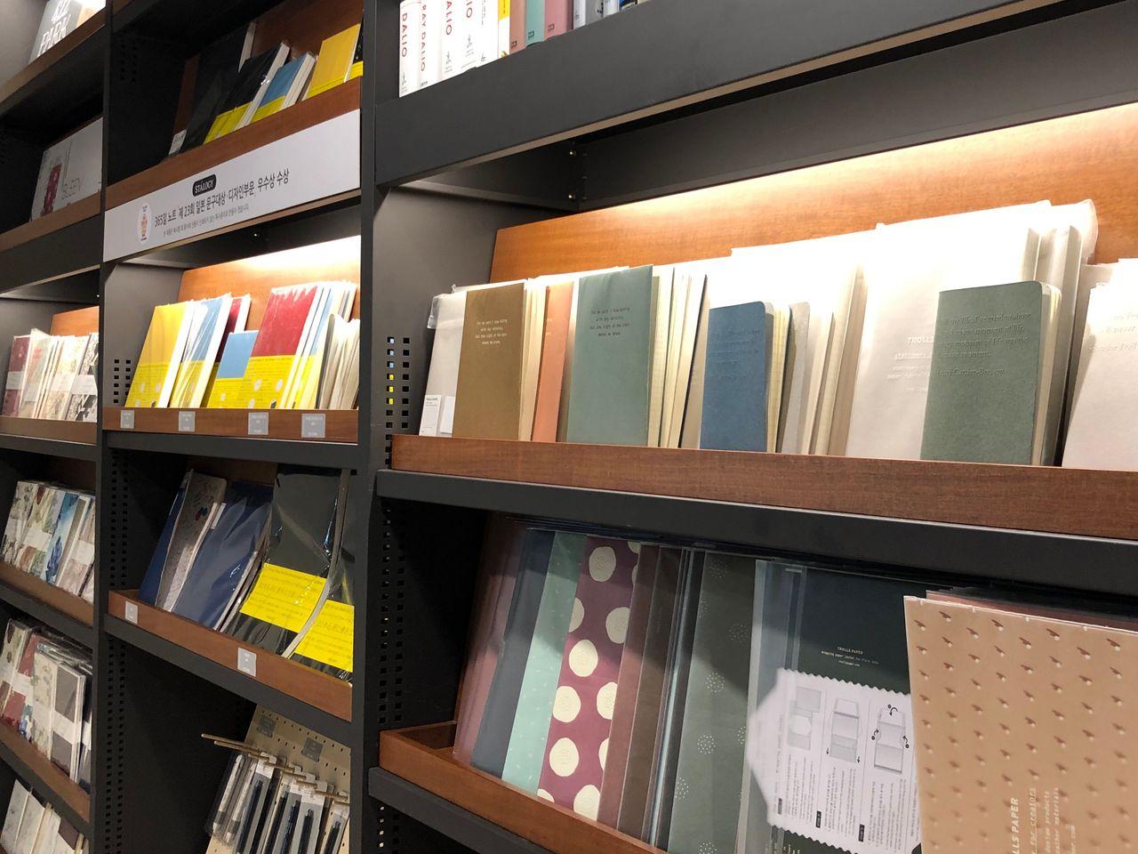 Euljiro Arc.N.Book | Beautiful tunnel made of walls filled with books!